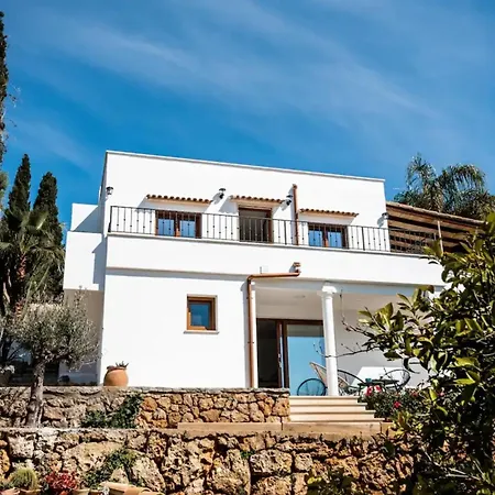 Ines Villa Buger