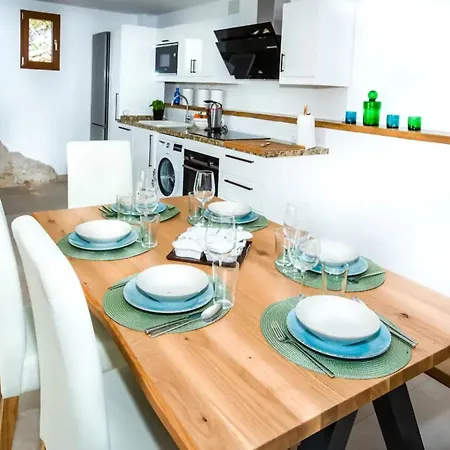 Ines Villa Buger