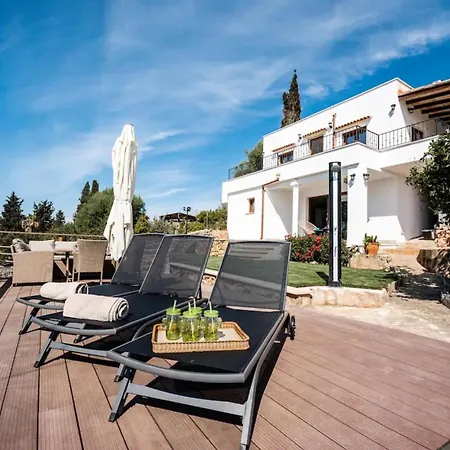 Ines Villa Buger